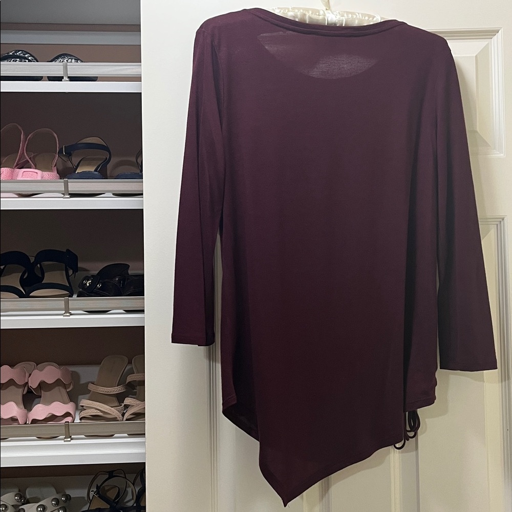 Vince Camuto Tee - Picture 2 of 5